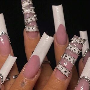 24pc Press On Nail Set from the Nail Bar 💅